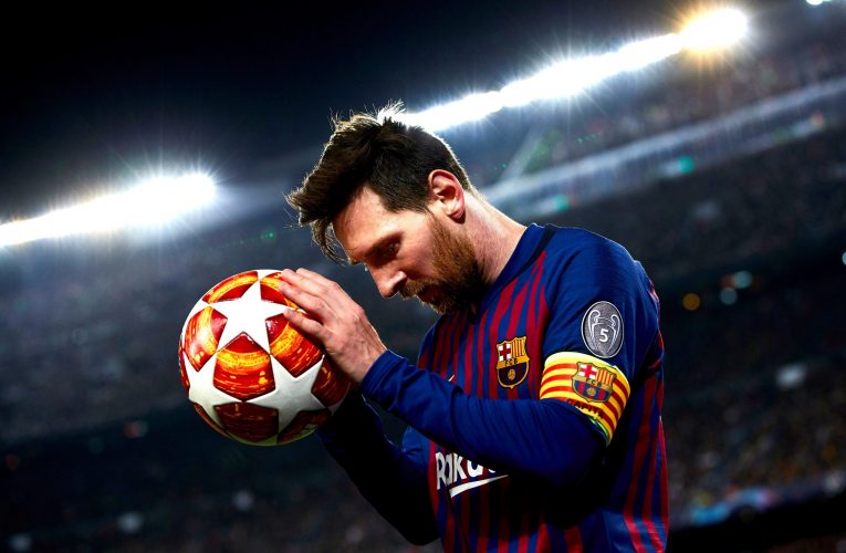 Messi chào đón đồng đội mới, siêu tiền đạo Ronaldo