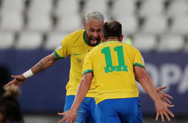 Neymar cùng đồng đội hủy diệt Peru trong chiến thắng 4-0