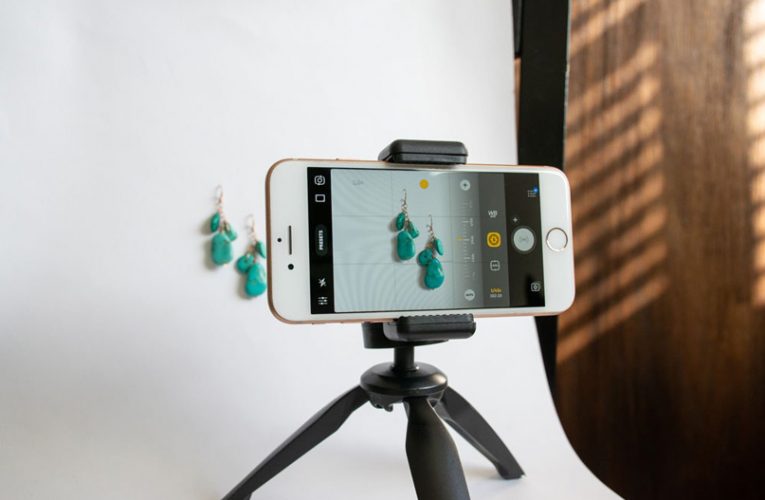 Cách chụp ảnh bằng iPhone từ xa không cần cầm điện thoại